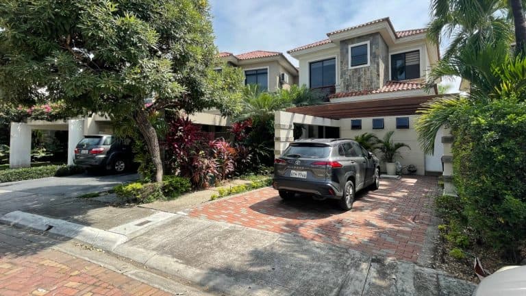 WhatsApp Image at ()